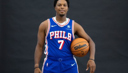 埃奇库姆：猛龙仍然爱着洛瑞 他离开时球迷没任何不满