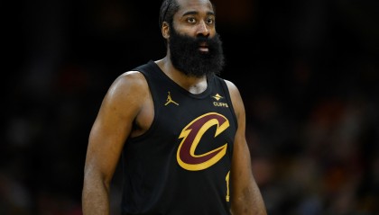 哈登半场出战17分钟 6中1&amp;三分3中0拿到2分4板4助1断 出现4失误