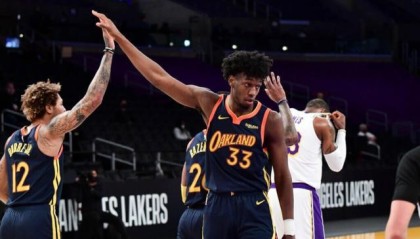 乐鱼app-乌布雷的去留 狼队的签位 勇士后半赛季悬念迭起