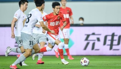 乐鱼官网-【中超】韦世豪头球广州队1比1河北 郑智执教第1分