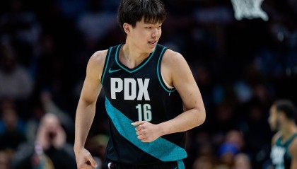 乐鱼官网-麦迪说你打球像约基奇？杨瀚森：夸得我都不好意思了 会继续努力