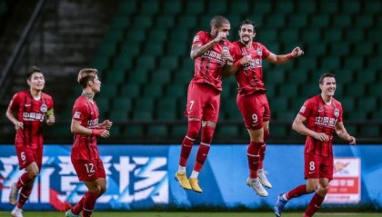 【中超】栗鹏送点多拉多建功 青岛0比1河南遭8连败